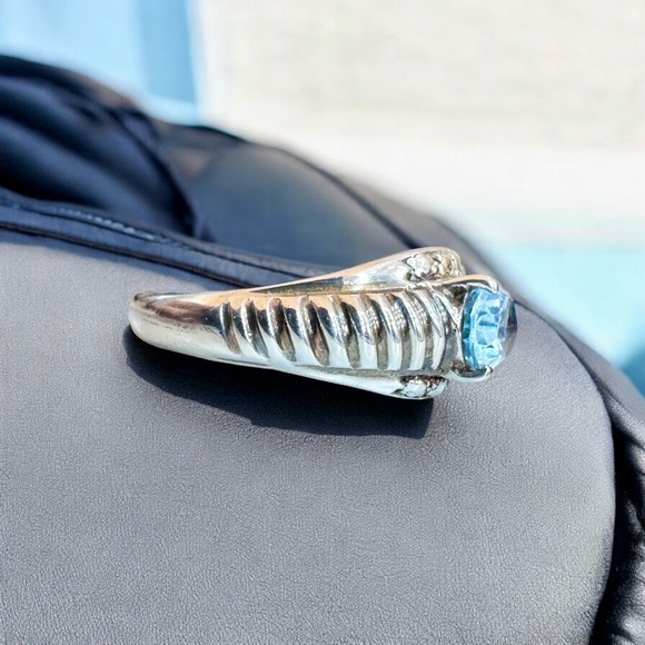 Blue Topaz Sterling Silver Ring (7) - Picture 11 of 14